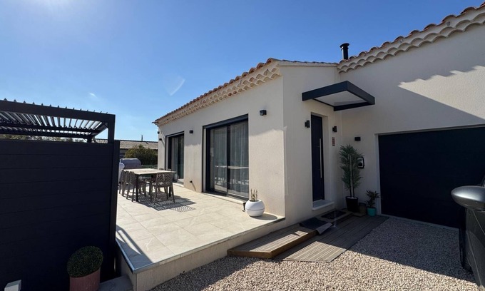 Saint-Genies-de-Comolas Villa | Chic getaway in VILLA LUMINA, 4/5 people.