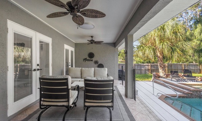 Gulf Gate Estates Casa | Chic happens 3/2pool 5min from Siesta