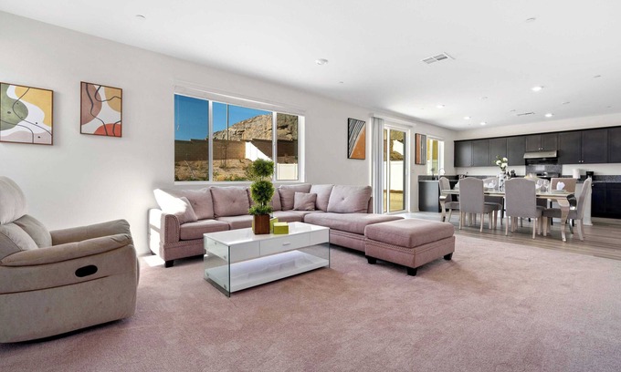 Jurupa Valley Casa | Chic Hillside Haven – 4BR Jurupa Valley Home for Monthly Stays #41393