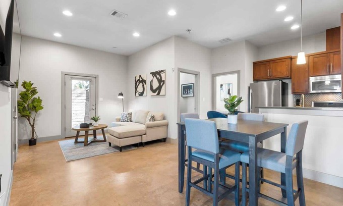 Galindo Casa | Chic & Homey 3BR Close to Downtown