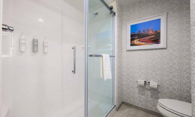 Bessemer Casa | Chic hotel in fabulous Bessemer with fitness room, WiFi, AC, Pool
