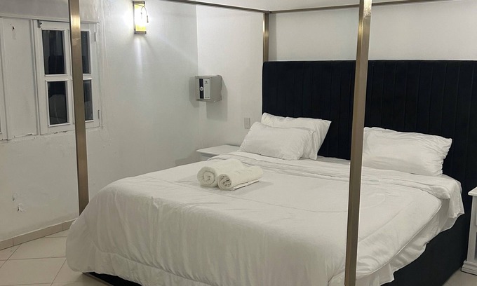 Reparto Ibarra Apartamento | Chic hotel suite in fabulous Boca Chica with WiFi, AC