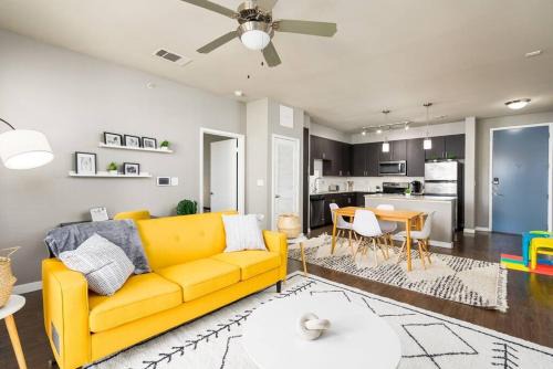 Terrell Heights Apartamento | Chic King Bed Desk w/Pool