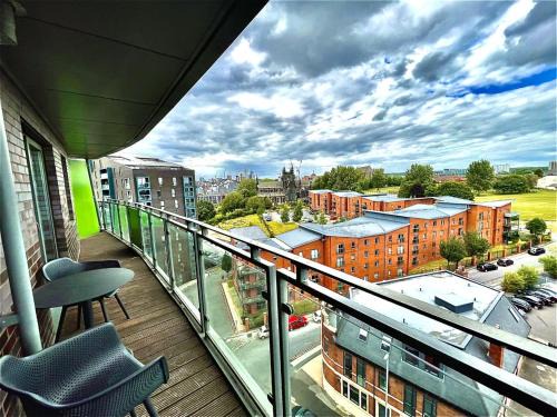 Leeds Apartamento | Chic Leeds City Apartment, Free Parking, Balcony