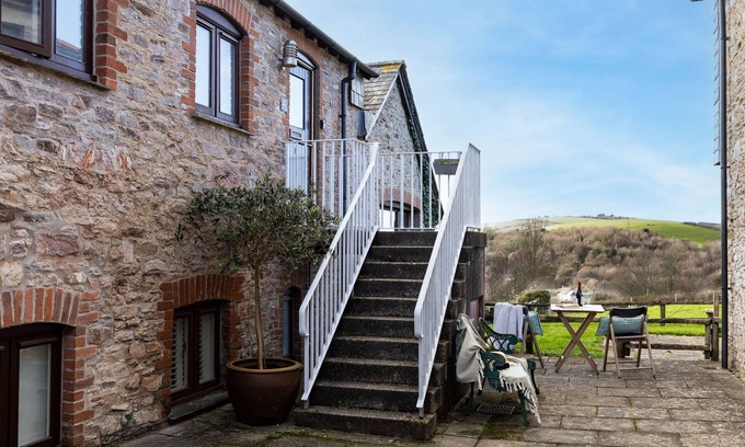 Dittisham Cabaña | Chic, Lively and Stylish