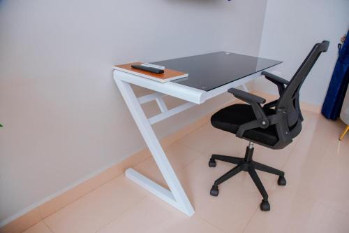 Entebbe Apartamento | Chic Luxe Studio Kampala