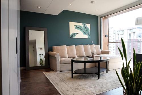 Queenstown Apartamento | Chic Luxury Living in Battersea Power Station
