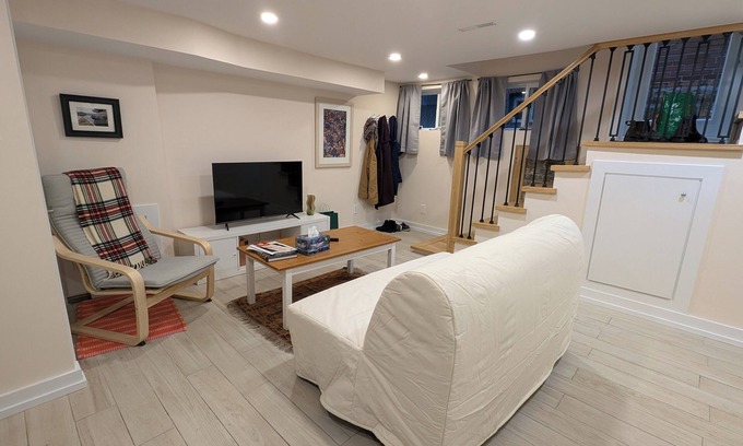 Oakwood Village Apartamento | Chic Midtown Toronto Suite /Restaurants /Newly Renovated