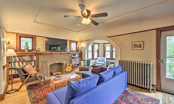 Riverwest Apartamento | Chic Milwaukee Apartment in Hip Neighborhood!