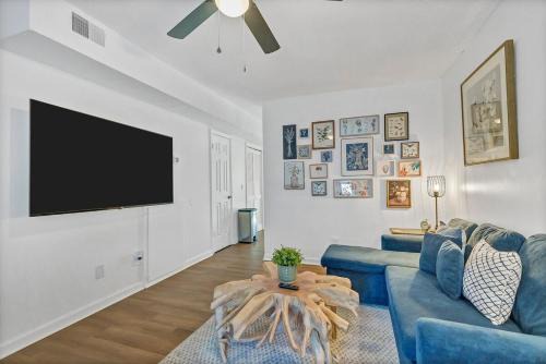 Springdale Casa | Chic & Modern 2BD Near CAE