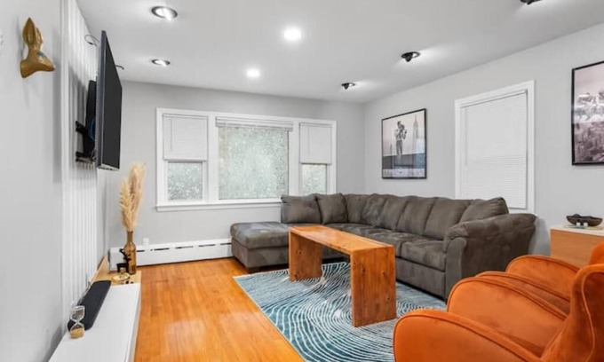 New Rochelle Apartamento | Chic, Modern & Cozy~Walk to Train~Free Parking NYC