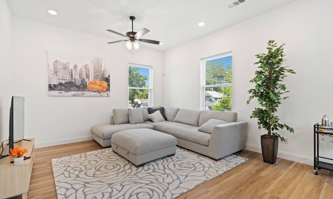 Downtown Memphis Casa | Chic new build 2BR/2BA near downtown Memphis