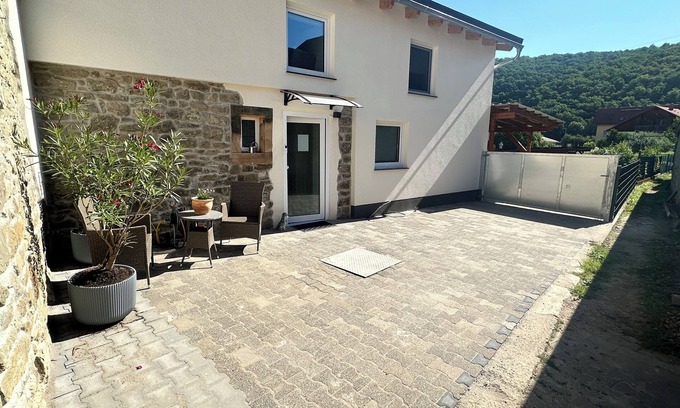 Niederhausen Apartamento | Chic new vacation home with terrace and fenced garden ideal for 2