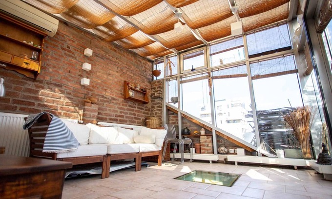 Bucharest City-Centre Villa | Chic 'Petit Paris' Villa: A Blend of Art&Comfort