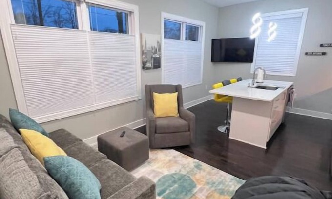 Livingston Apartamento | Chic, quiet and comfy apartment.