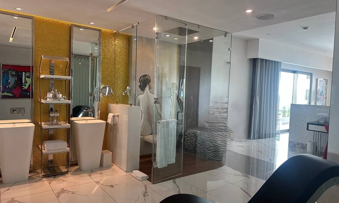 Cancún Complejo | Chic resort with unique interior and plunge pool in fabulous Cancún