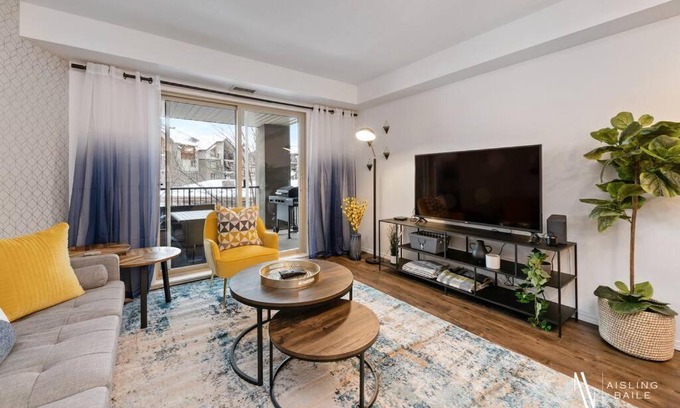 East Kootenay Apartamento | Chic Retreat, Modern, Pool, Hot Tub, Gym