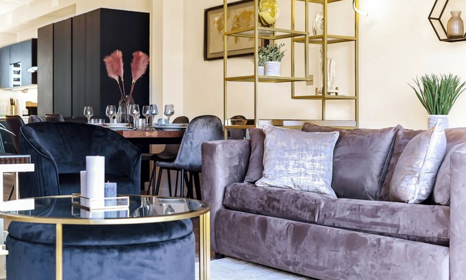 Brixton Hill Apartamento | Chic Retreat Residences: 3 BD Haven - Sleeps 10