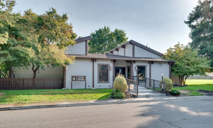 Richland Casa | Chic Richland Townhome w/ Community Amenities!