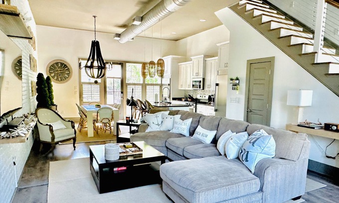 Murrells Inlet Casa | Chic & Sophisticated Townhouse within walking distance to The MarshWalk