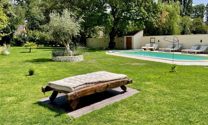 Cravent Villa | Casa de campo elegante de piedra con piscina climatizada y baño de vapor