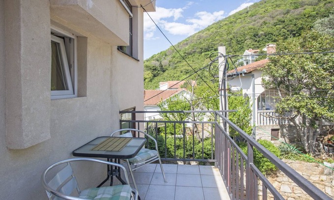 Lepetane Apartamento | Chic Studio Flat with Balcony near Beach in Tivat