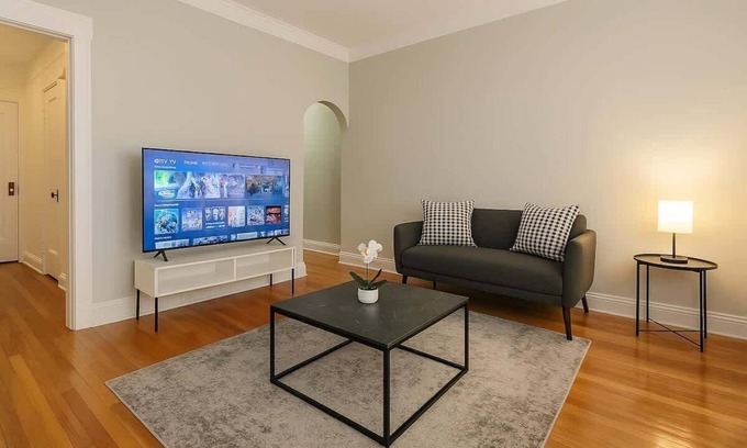 Chicago Apartamento | Chic Studio in Heart of Chicago