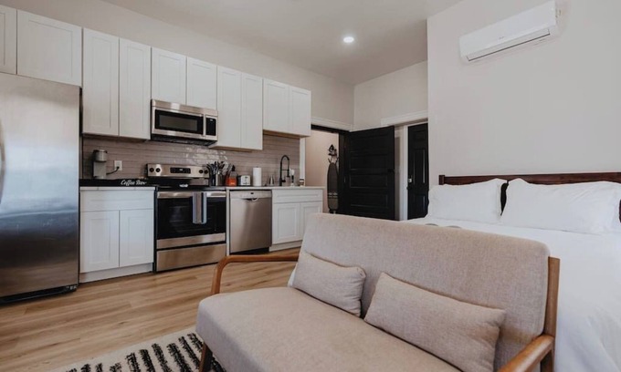 The Gate Apartamento | Ground-Level Smart-Lock Studio · Walk to SSM-SLU Hospital · Free Street Parking