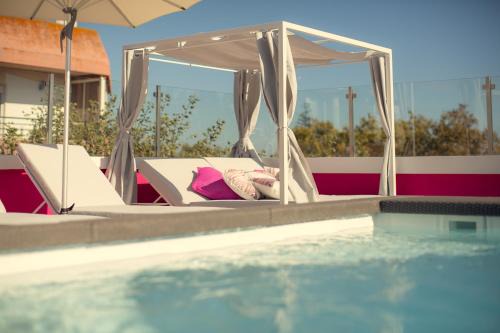 Parede Casa | Chic Studios