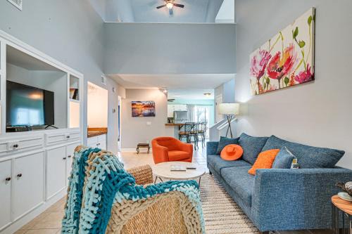 Surfside Beach Apartamento | Chic Surfside Beach Condo with Screened Porch