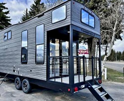 Quitman Casa | Chic Tiny House with Lofted Interior Perfect for a Family Escape in Texas