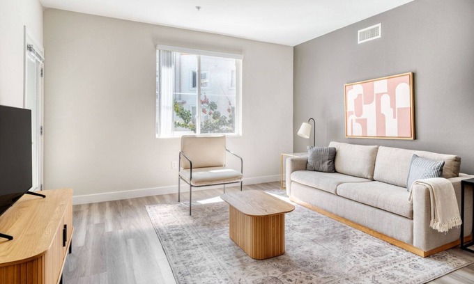 Union City Apartamento | Chic Union City 2BR w/ Gym & BBQ, nr Union Landing, by Blueground