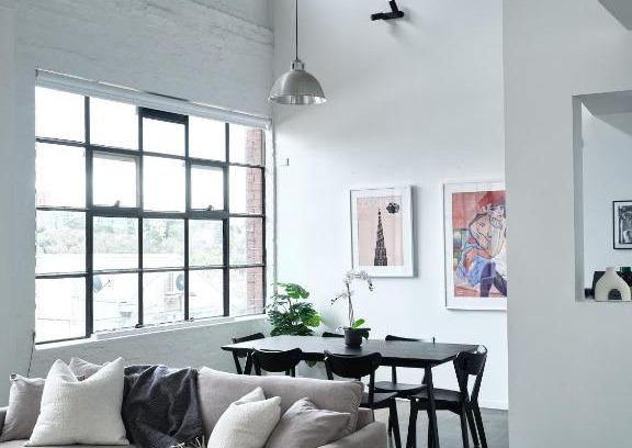 Richmond Apartamento | Chic Urban Loft in Prime Location