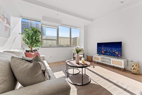 Koreatown Apartamento | Chic Urban Retreat in LA- 2B1B Apartment