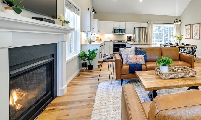 Wisconsin Dells Cabaña | Chic Wisconsin Retreat w/ Deck, Grill & Fire Pit!