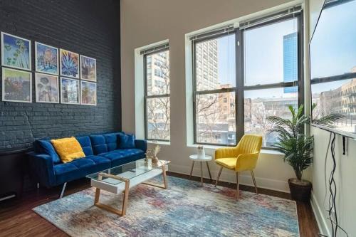 Near South Side Apartamento | Chicago 2BR City Escape with Optional Parking Near McCormick Place, Navy Pier, Shedd Aquarium, and Millennium Park