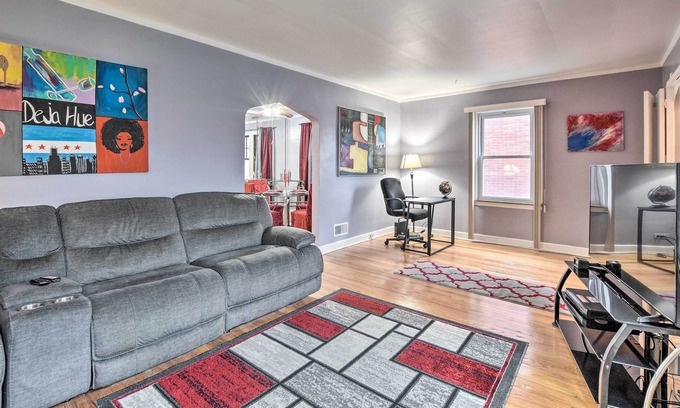 Roseland Casa | Chicago Home w/ Spacious Yard: 14 Mi to Dtwn