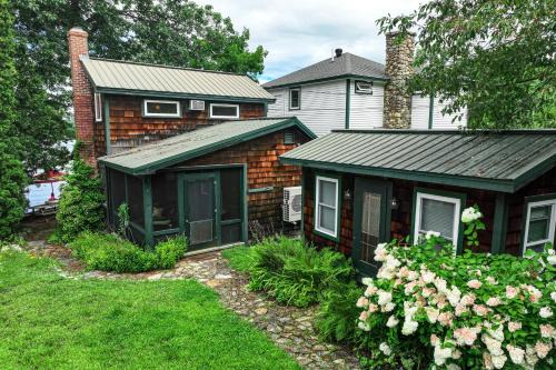 Raymond Casa | Chickadee Cottage