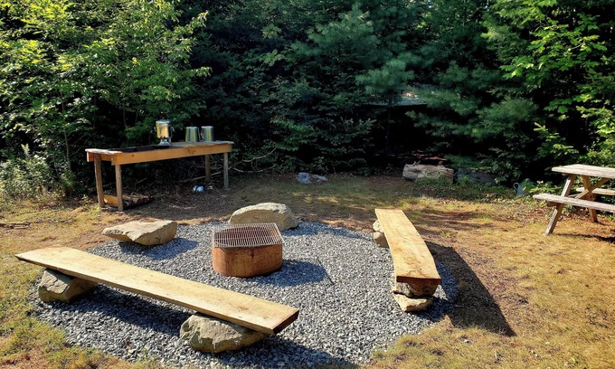 Surry Alquiler De RV | Chickadee Hollow: Rustic Eco Camping near Acadia National Park!