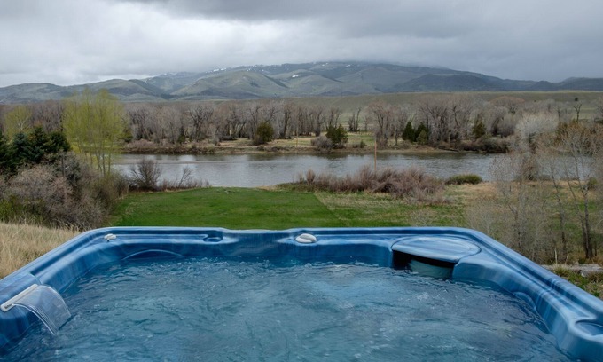Livingston Casa | Gran casa situada en el río Yellowstone!