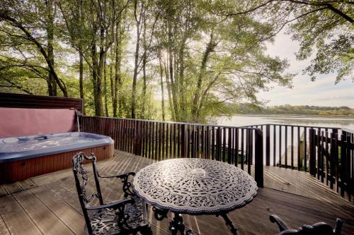Thurstonfield Casa | Chiffchaff Lodge with Hot tub