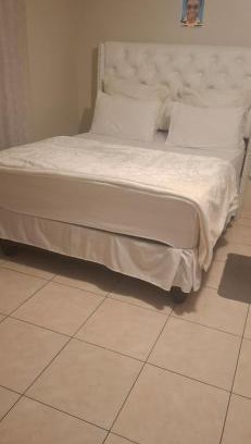 Omaheke Cama Y Desayuno | Chikusi Residence
