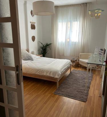 Las Palmas de Gran Canaria Apartamento | Chill Center Room SOLO HABITACIÓN con baño privado