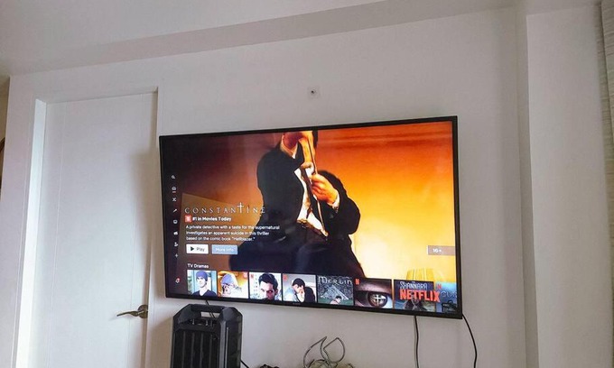 A. Bonifacio Apartamento | Chill in Condo with Netflix & Chill w/ Karaoke