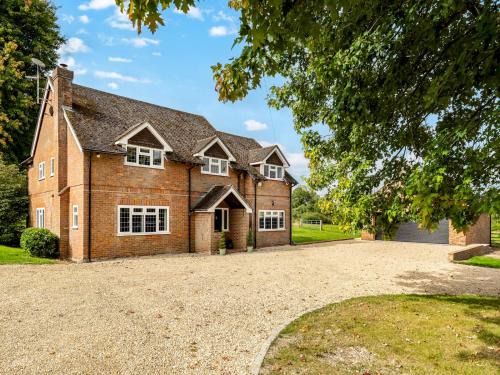 Princes Risborough Casa | Chilterns Countryside Hideaway with Hot Tub Pass the Keys