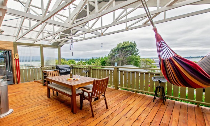 Riverton Casa | CHIME COTTAGE - RIVERTON HOLIDAY HOME, family friendly in Riverton