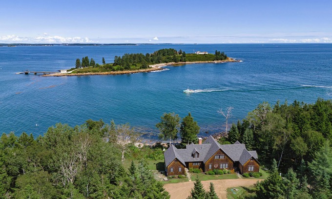 Tenants Harbor Casa | Chimerique on the Water