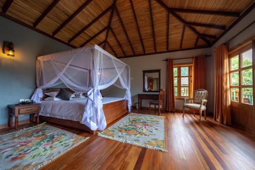 Fort Portal Cabina | Chimpundu Lodge