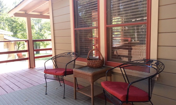 Willow Creek Cabaña | China Creek Cottages