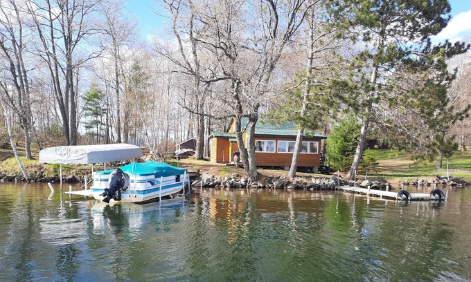 Hayward Cabina | Chip Flowage Crane Lake. Crystal H20, arena dura, natación impresionante, pesca irreal